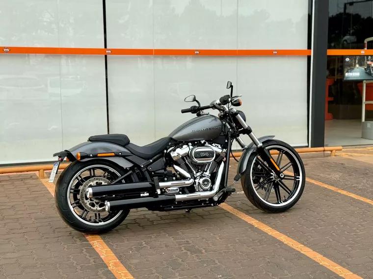 Harley-Davidson Breakout Cinza 2