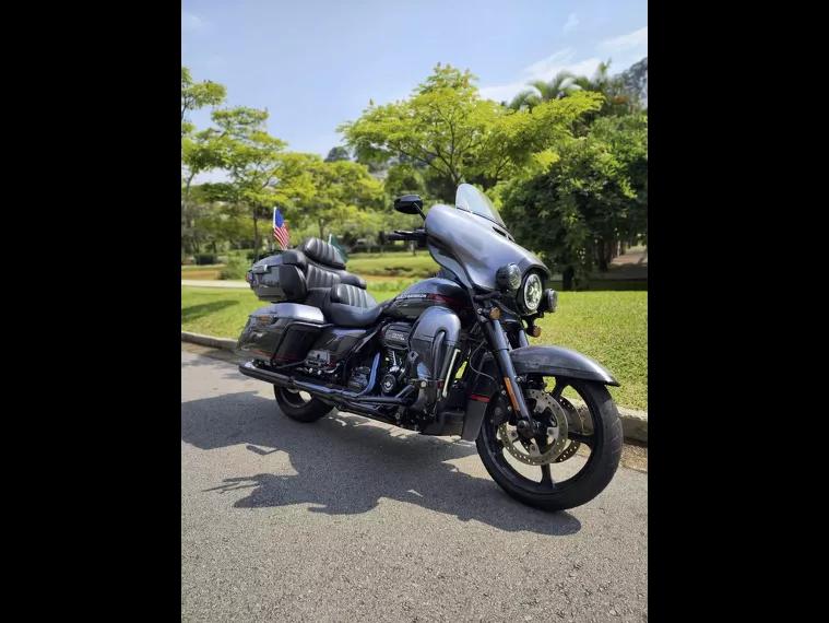 Harley-Davidson Ultra Limited Cinza 3