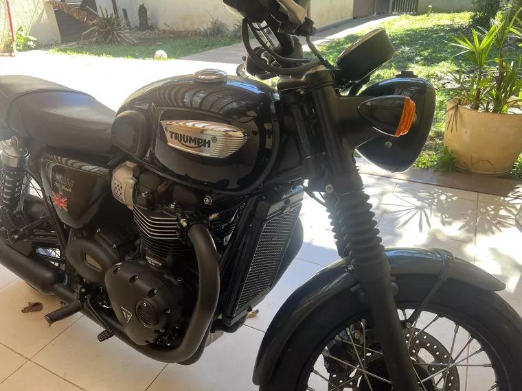 Triumph Bonneville Preto 6