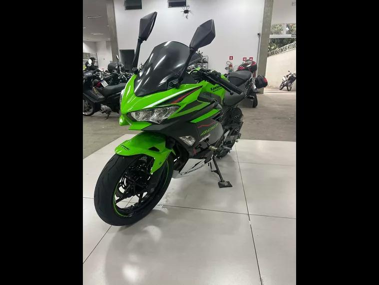 Kawasaki Ninja Verde 11