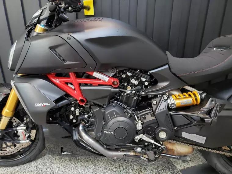 Ducati Diavel Preto 15