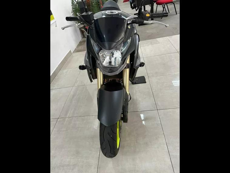 Suzuki GSR Preto 13