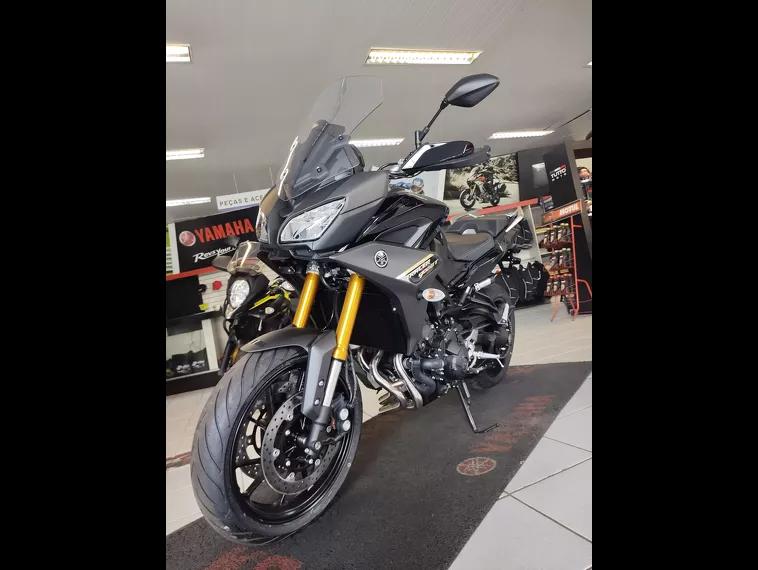 Yamaha MT-09 Preto 4