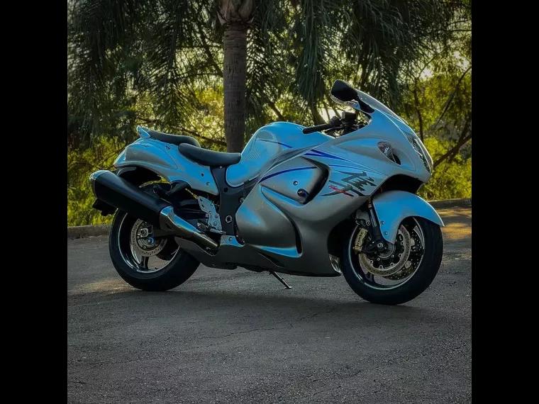 Suzuki GSX Branco 1