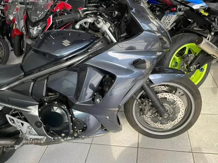 Suzuki GSX Cinza 12