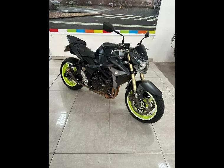 Suzuki GSR Preto 29