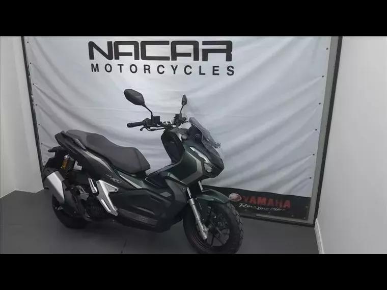 Honda Honda ADV Verde 3