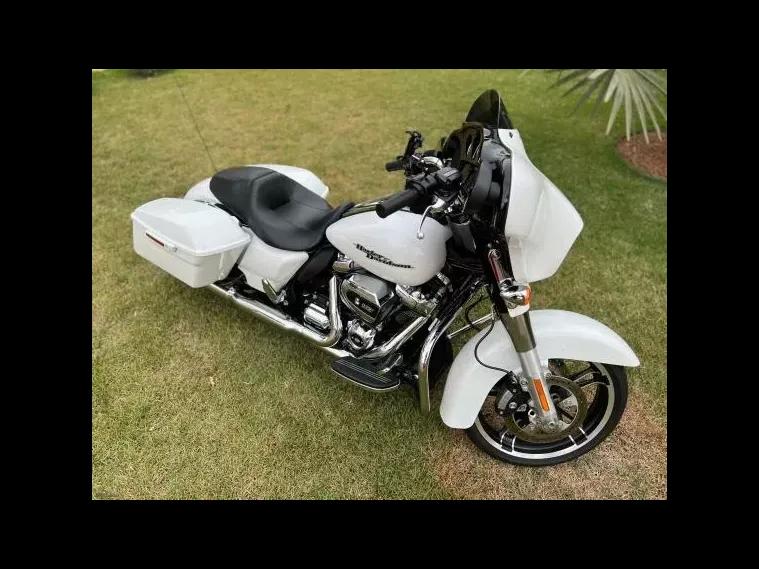 Harley-Davidson Street Glide Branco 2