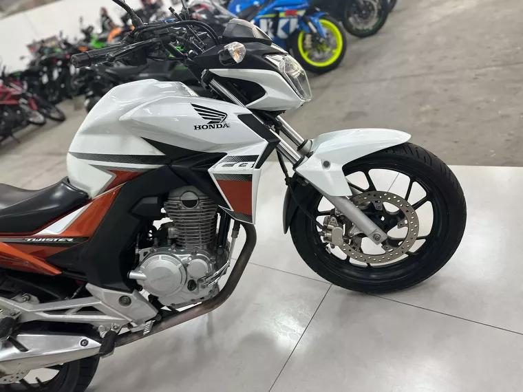 Honda CB Twister Branco 23