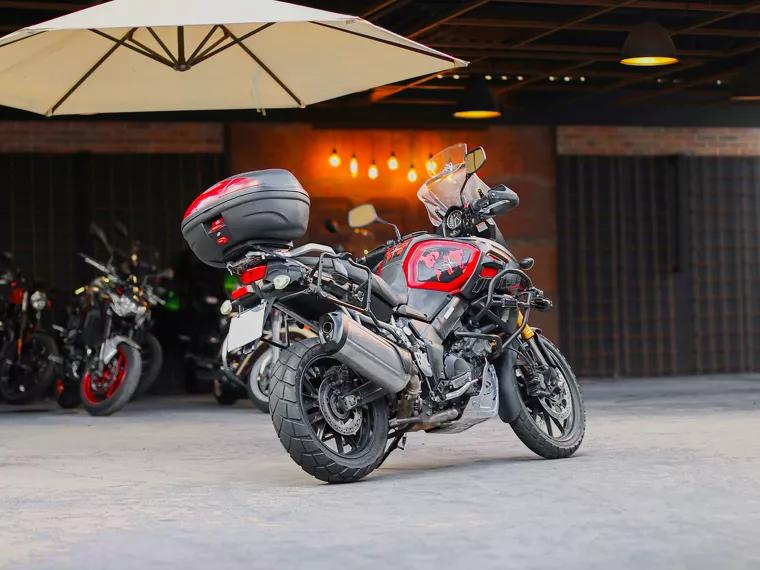 Suzuki V-Strom Vermelho 3