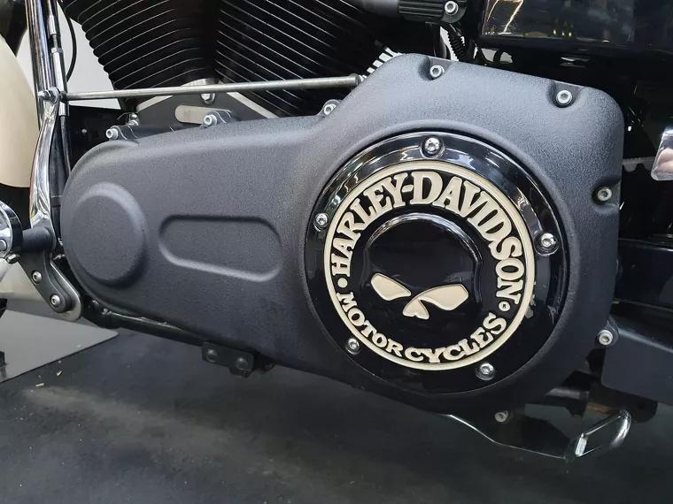 Harley-Davidson Fat Bob Bege 10