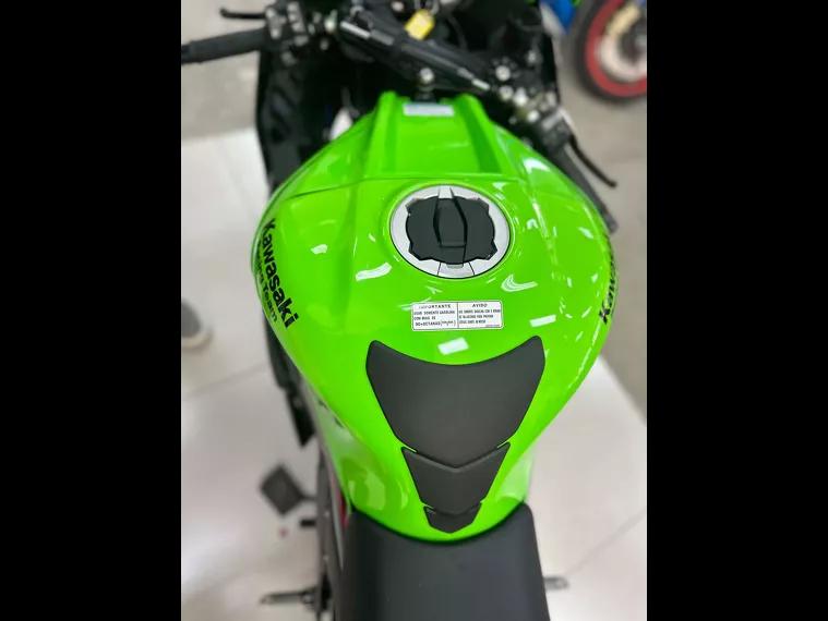 Kawasaki Ninja Verde 24