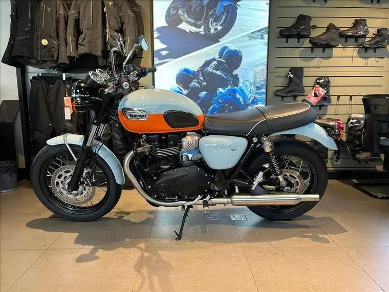 Triumph Bonneville Azul 2