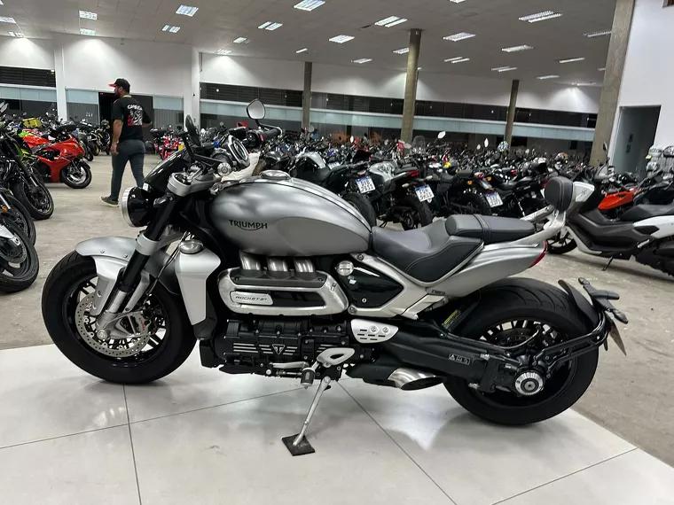 Triumph Rocket III Prata 11