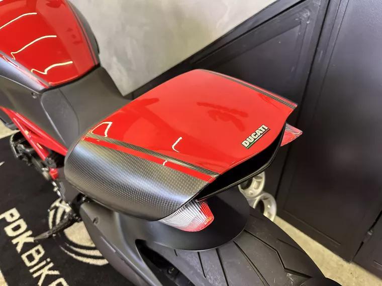 Ducati Diavel Vermelho 10