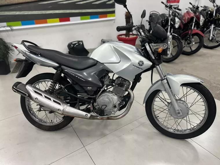 Yamaha YBR 125 Factor Prata 9