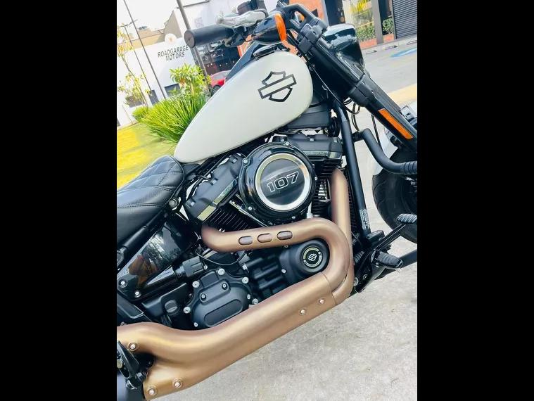 Harley-Davidson Fat Bob Branco 16