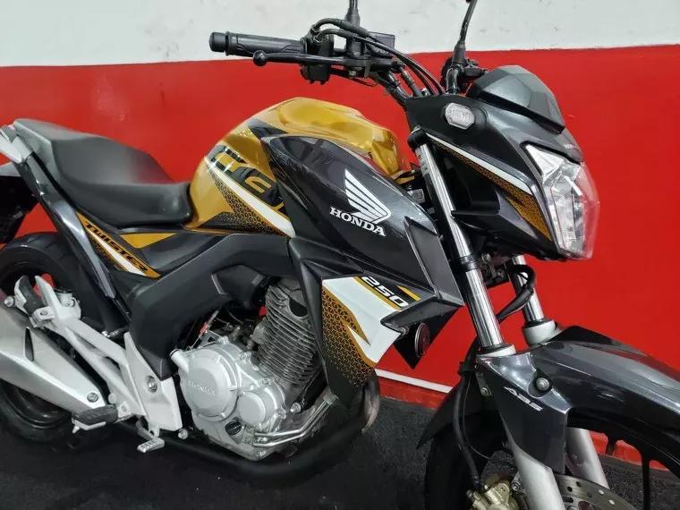 Honda CB Twister Amarelo 11