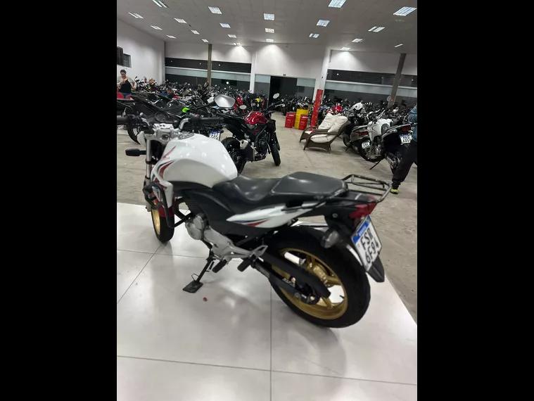 Honda CB 300 Branco 8