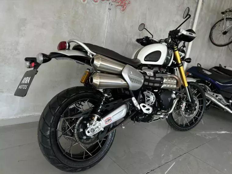 Triumph Scrambler Branco 13