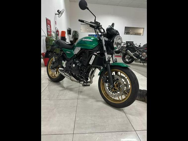 Kawasaki Z 650 Verde 24