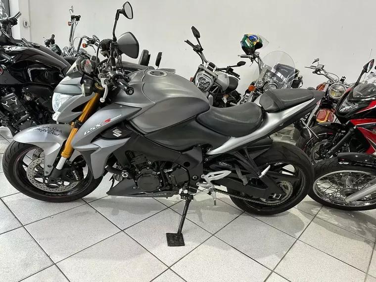 Suzuki GSX-S Cinza 8