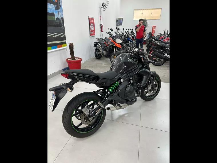 Kawasaki ER-6N Preto 15