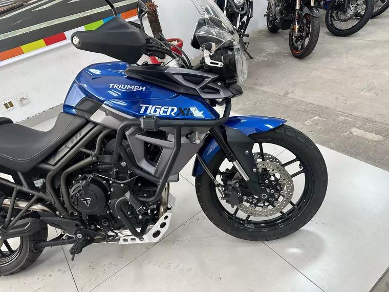 Triumph Tiger 800 Azul 23