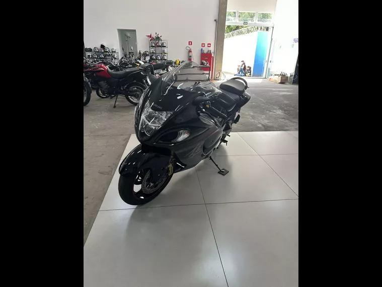 Suzuki GSX Preto 5