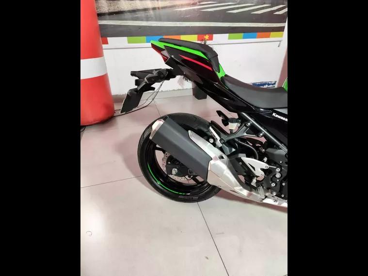 Kawasaki Ninja Verde 12