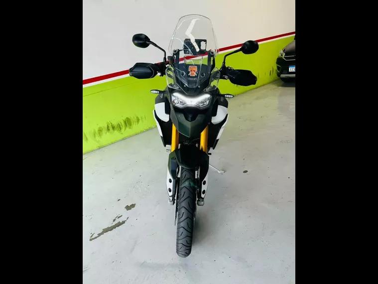 Triumph Tiger 900 Verde 3