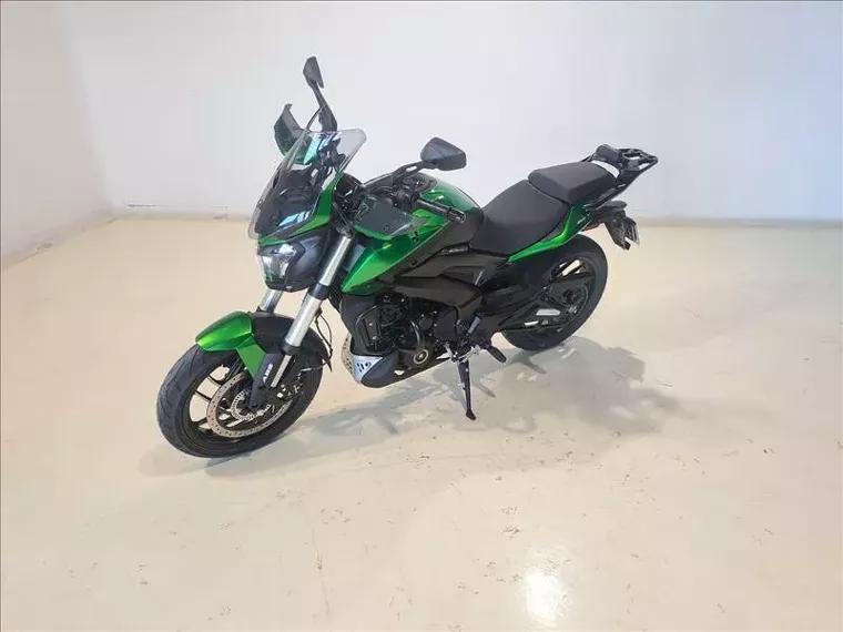 Bajaj Dominar Verde 2