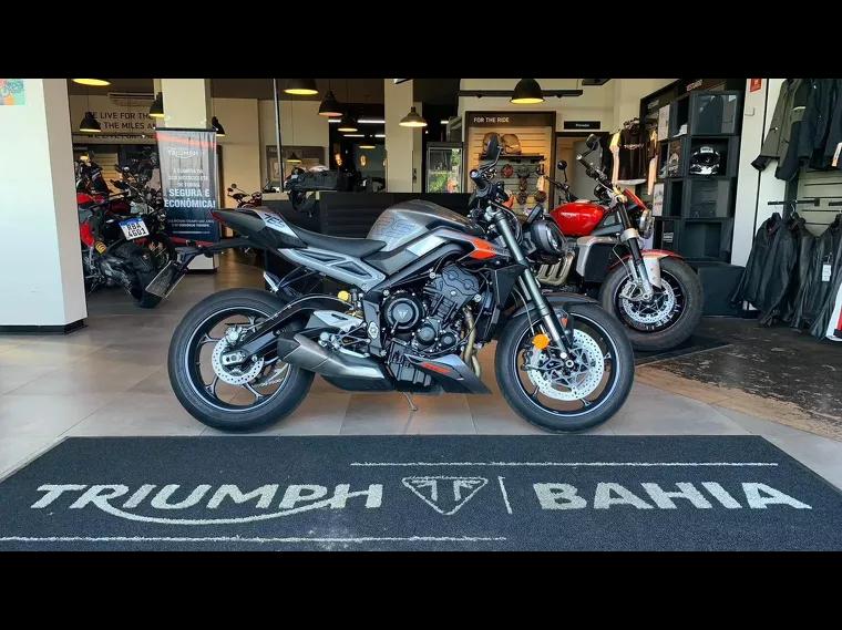 Triumph Street Triple Prata 6