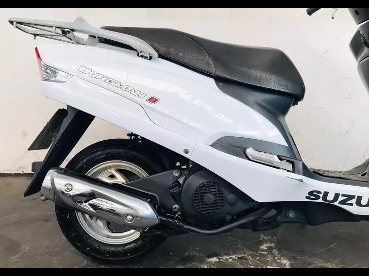 Suzuki Burgman Branco 3