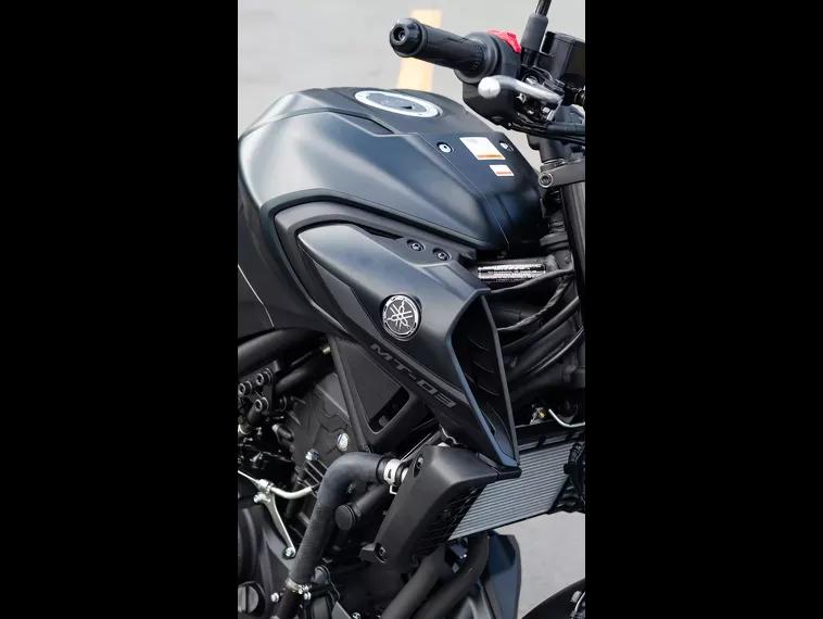 Yamaha MT-03 Azul 39