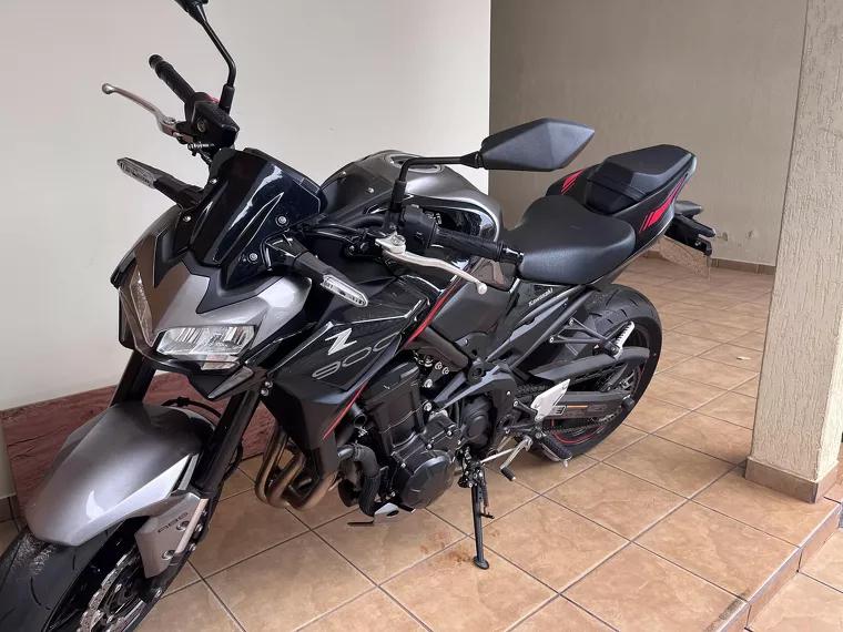 Kawasaki Z Cinza 4