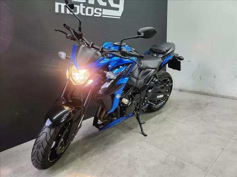 Suzuki GSX-S Preto 16