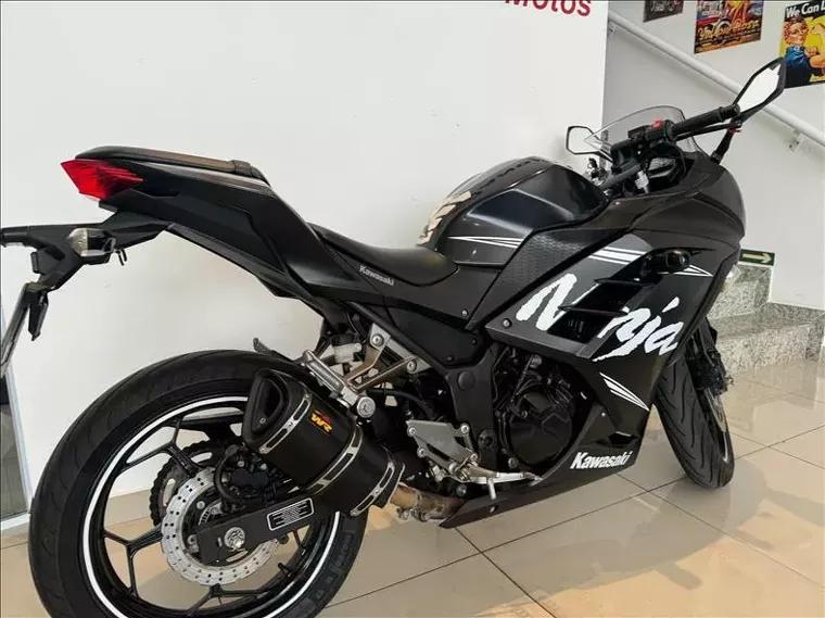 Kawasaki Ninja Preto 5