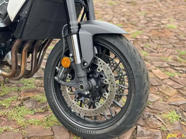 Honda CB 1000 Prata 13