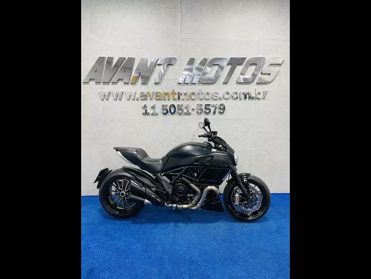 Ducati Diavel Preto 2