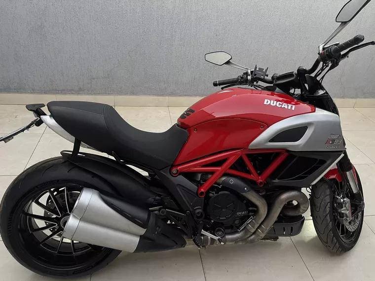 Ducati Diavel Vermelho 7