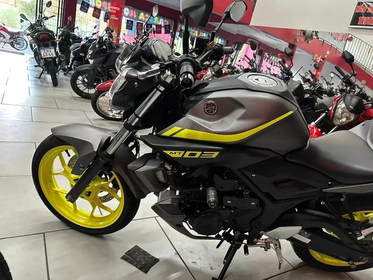 Yamaha MT-03 Cinza 14