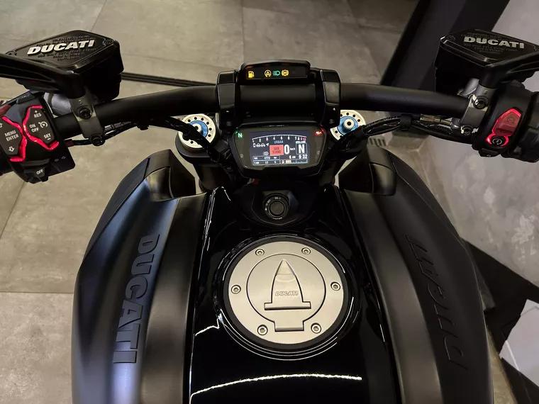 Ducati Diavel Preto 8