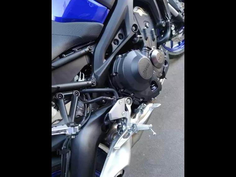 Yamaha MT-09 Azul 8