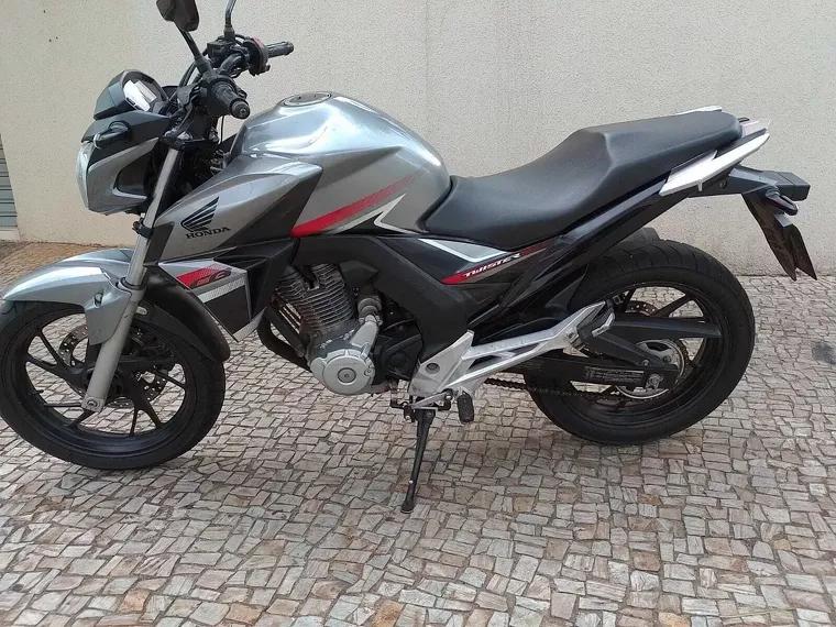 Honda CB Twister Cinza 2