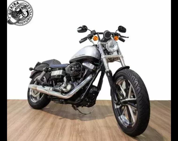 Harley-Davidson Dyna Prata 3