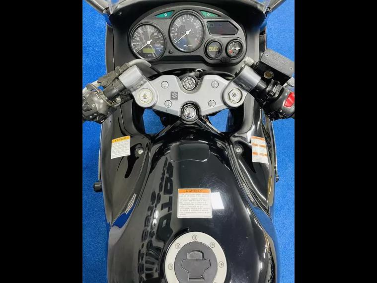 Suzuki GSX Preto 12