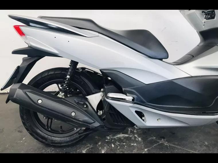 Honda PCX Cinza 3