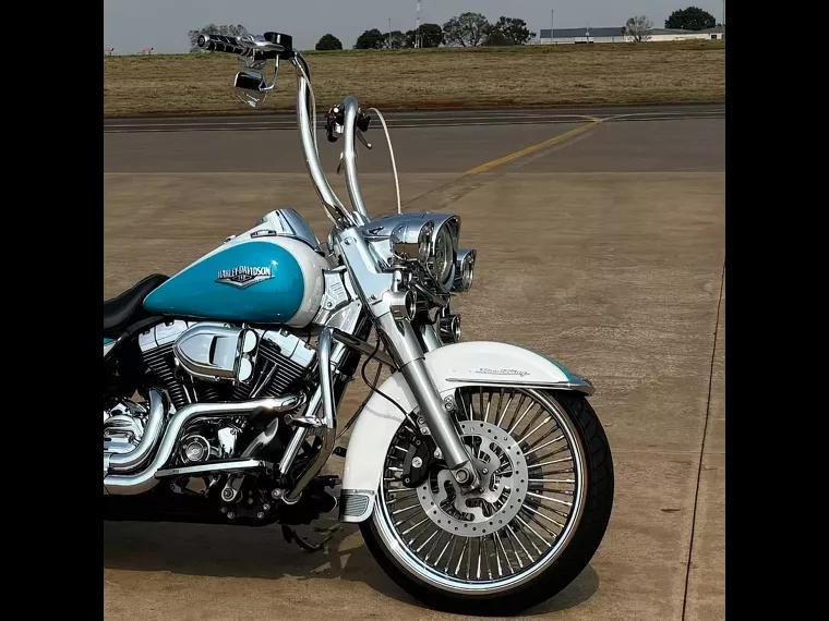 Harley-Davidson Road King Branco 3