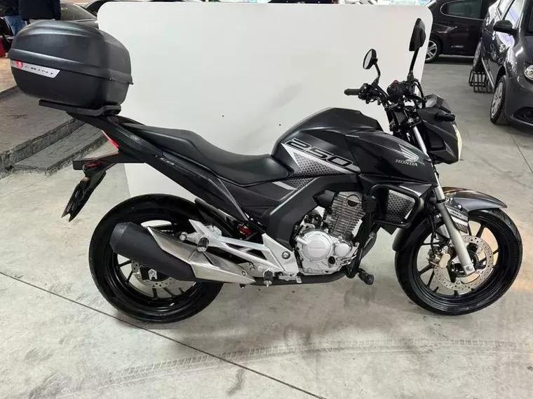 Honda CB Twister Cinza 3